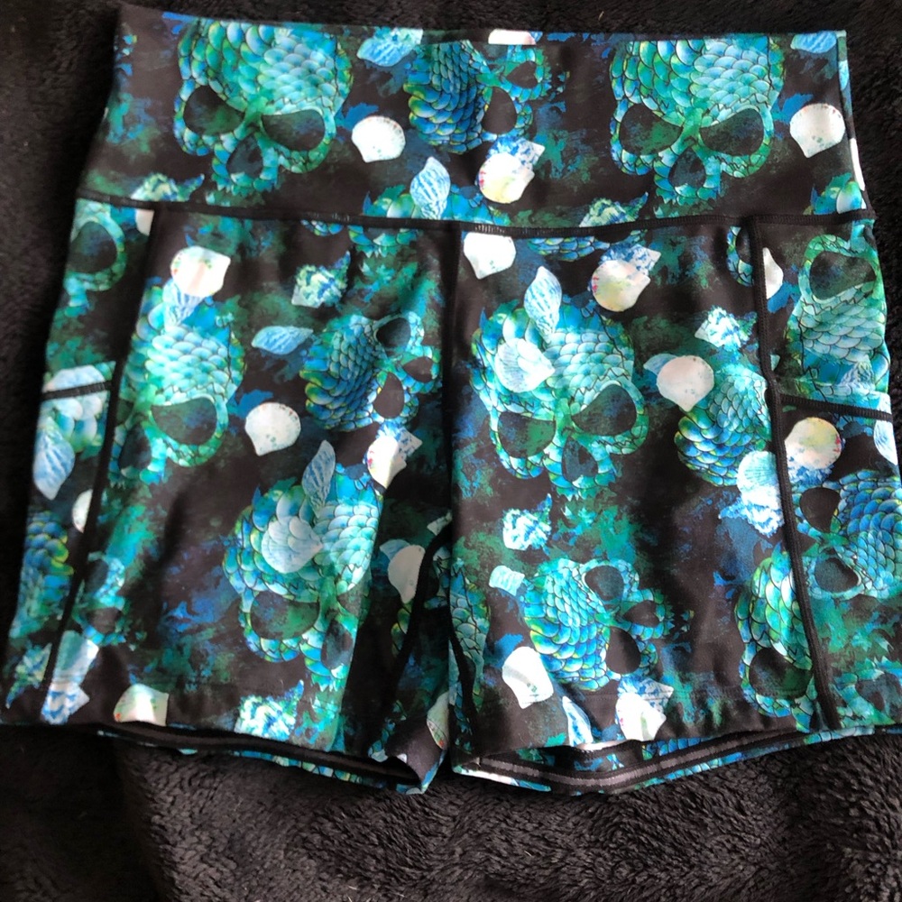 CVG Mermaid Skulls XL 5” shorts